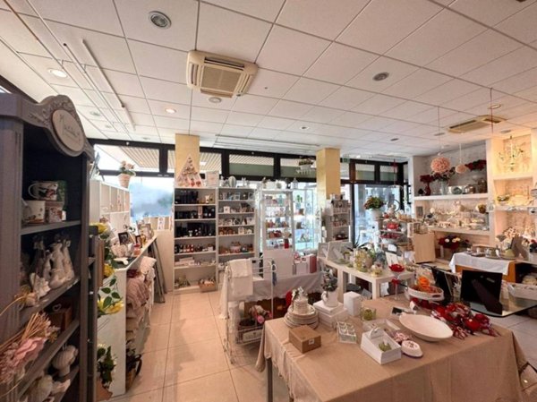negozio in affitto a Montegrotto Terme in zona Mezzavia