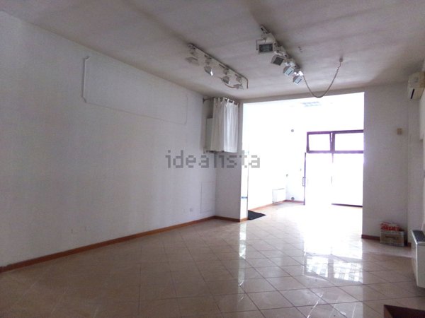 locale commerciale in affitto a Montegrotto Terme