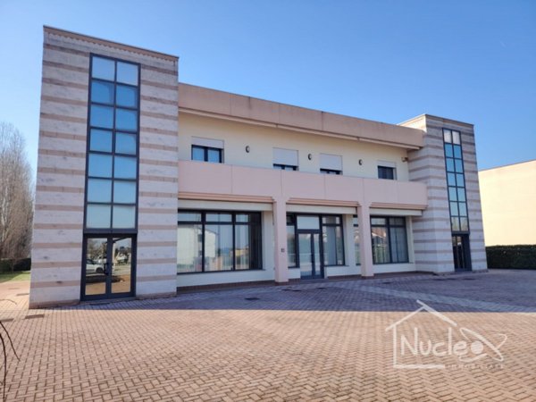 locale commerciale in affitto a Montegrotto Terme