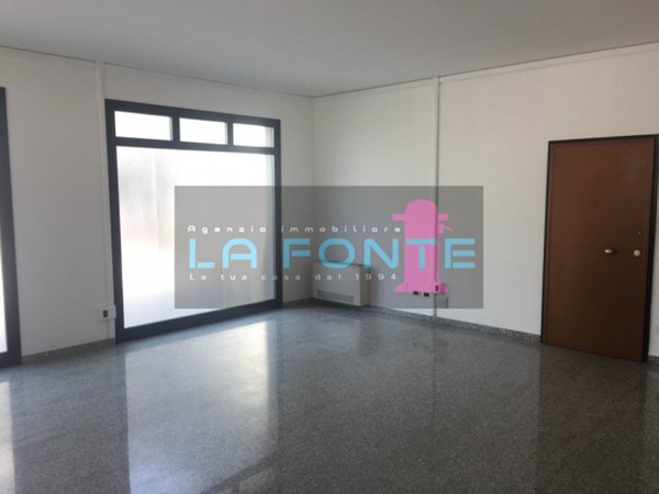 negozio in affitto a Noventa Padovana in zona Noventana
