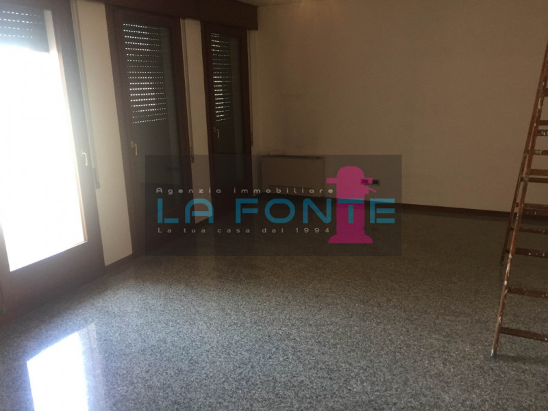 ufficio in affitto a Noventa Padovana in zona Noventana