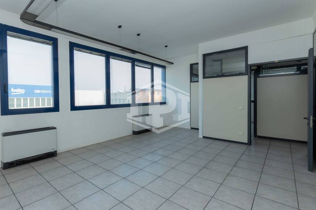ufficio in affitto a Noventa Padovana in zona Noventana