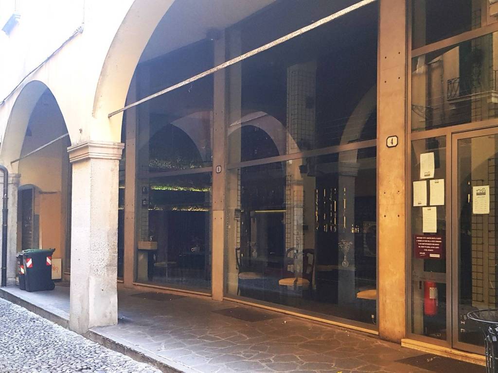 negozio in affitto a Padova in zona Savonarola