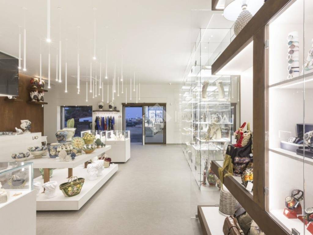 negozio in affitto a Padova in zona Savonarola