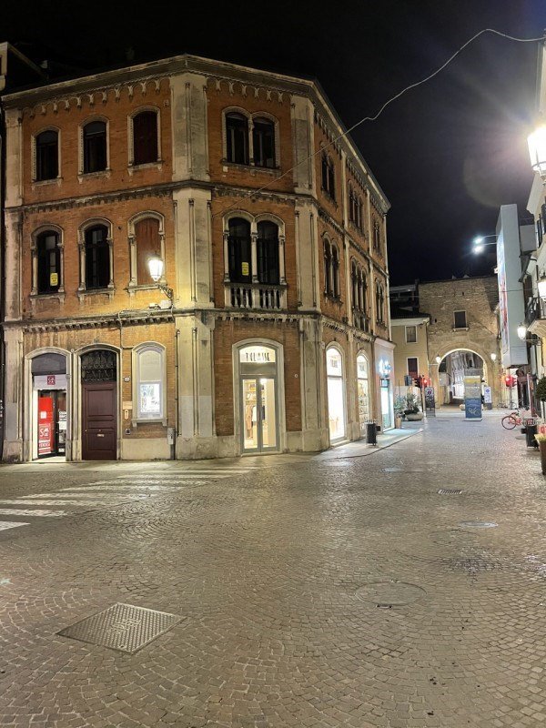 negozio in affitto a Padova in zona Centro Storico