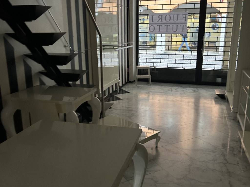 negozio in affitto a Padova in zona Savonarola