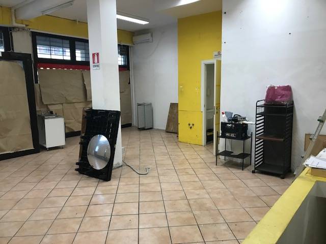 negozio in affitto a Padova