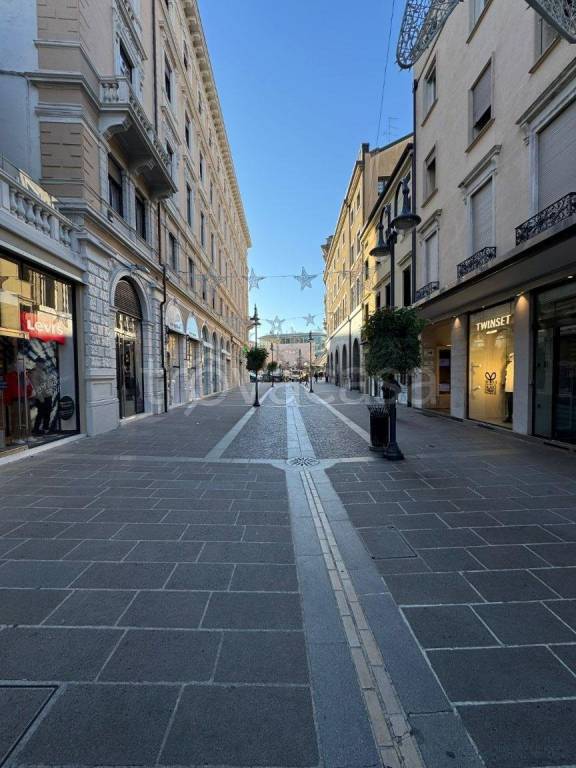 negozio in affitto a Padova in zona Centro Storico