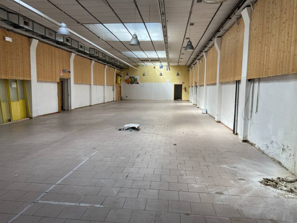 locale commerciale in affitto a Padova in zona Stanga