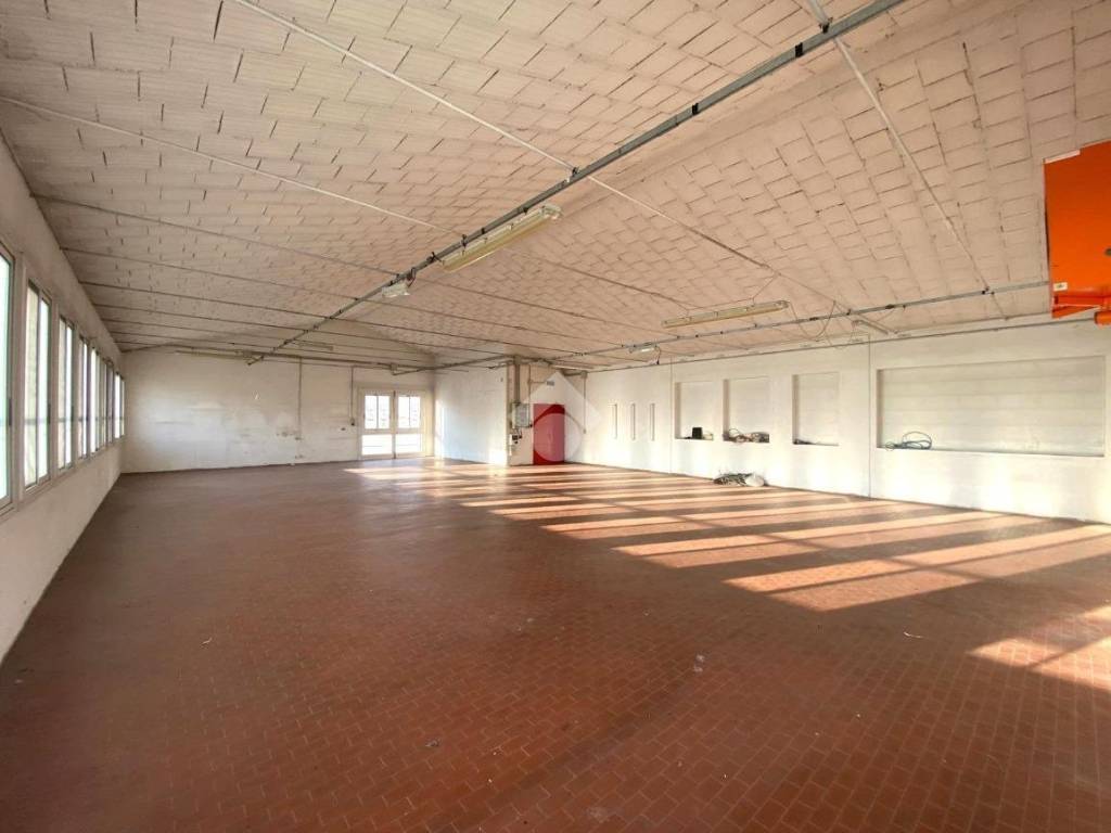 locale commerciale in affitto a Padova in zona Mandria