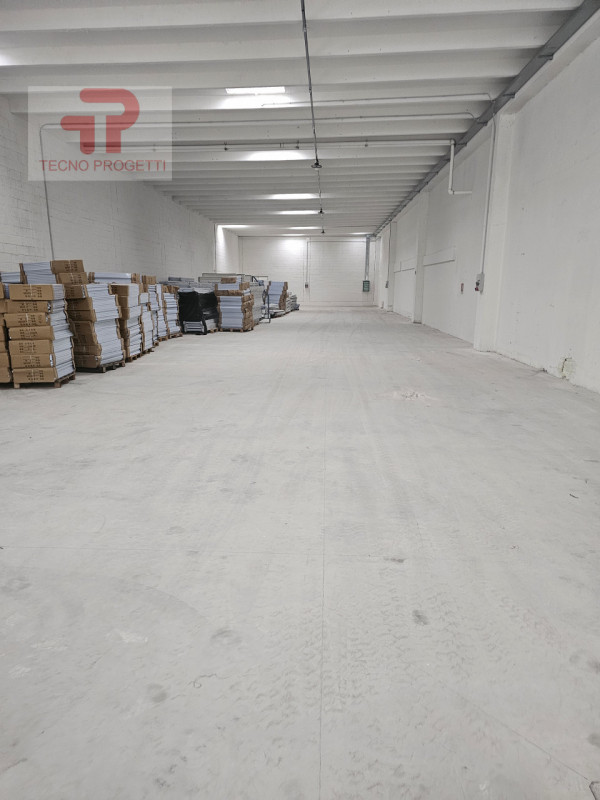 locale di sgombero in affitto a Padova