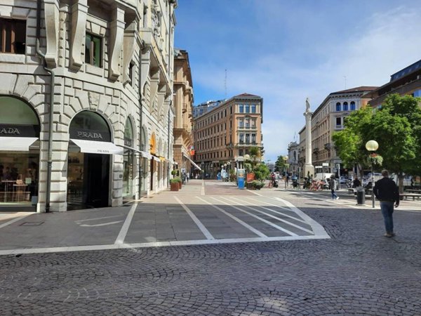 negozio in affitto a Padova in zona Savonarola