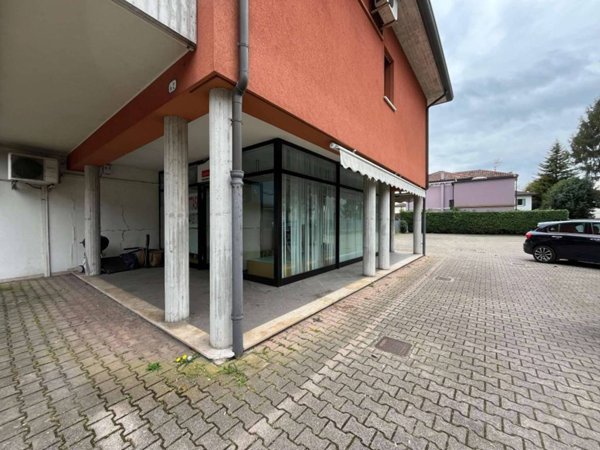 negozio in affitto a Padova in zona Mandria