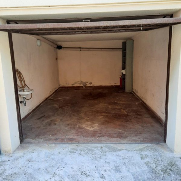 negozio in affitto a Padova in zona Brentelle