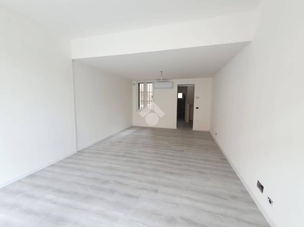 negozio in affitto a Padova in zona Ponte di Brenta