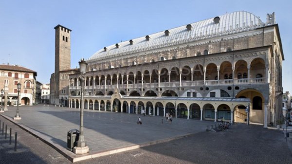 negozio in affitto a Padova in zona Centro Storico