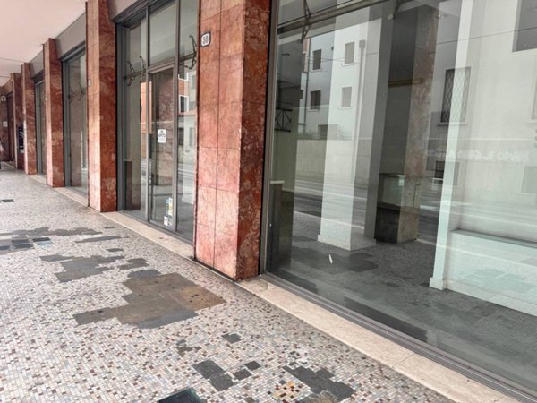 negozio in affitto a Padova in zona Savonarola