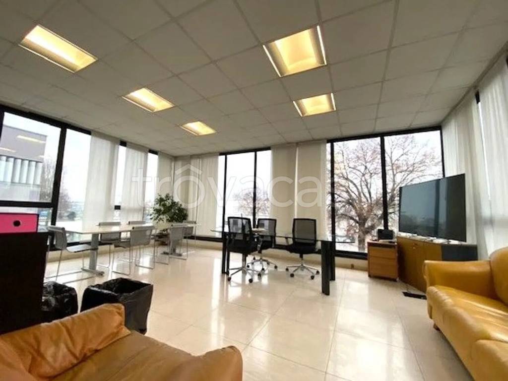 locale commerciale in affitto a Padova in zona Camin / Granze
