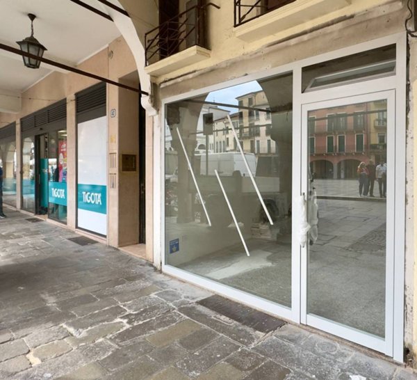 negozio in affitto a Padova in zona Centro Storico