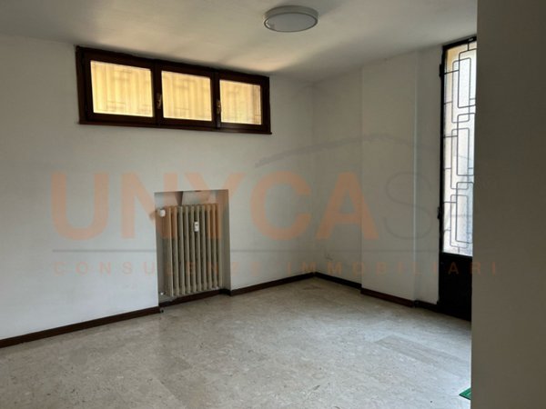 locale di sgombero in affitto a Padova in zona Sacra Famiglia