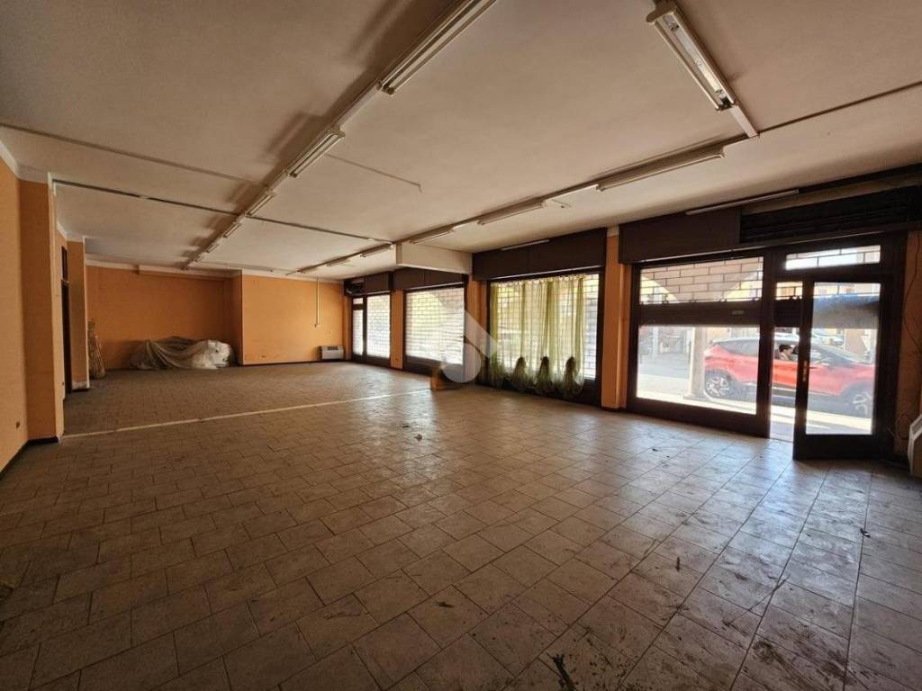 negozio in affitto a Padova in zona Arcella