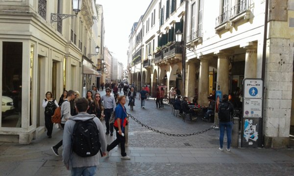 negozio in affitto a Padova in zona Centro Storico
