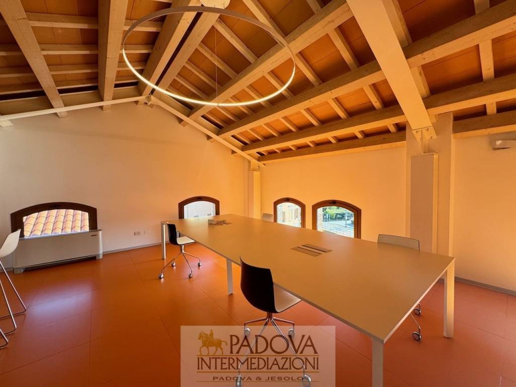 ufficio in affitto a Padova in zona Pontevigodarzere