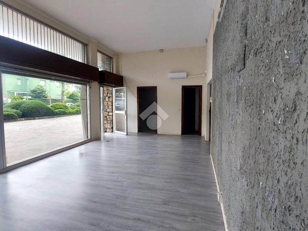 negozio in affitto a Padova in zona Savonarola