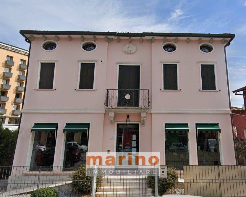 negozio in affitto a Padova in zona Stanga