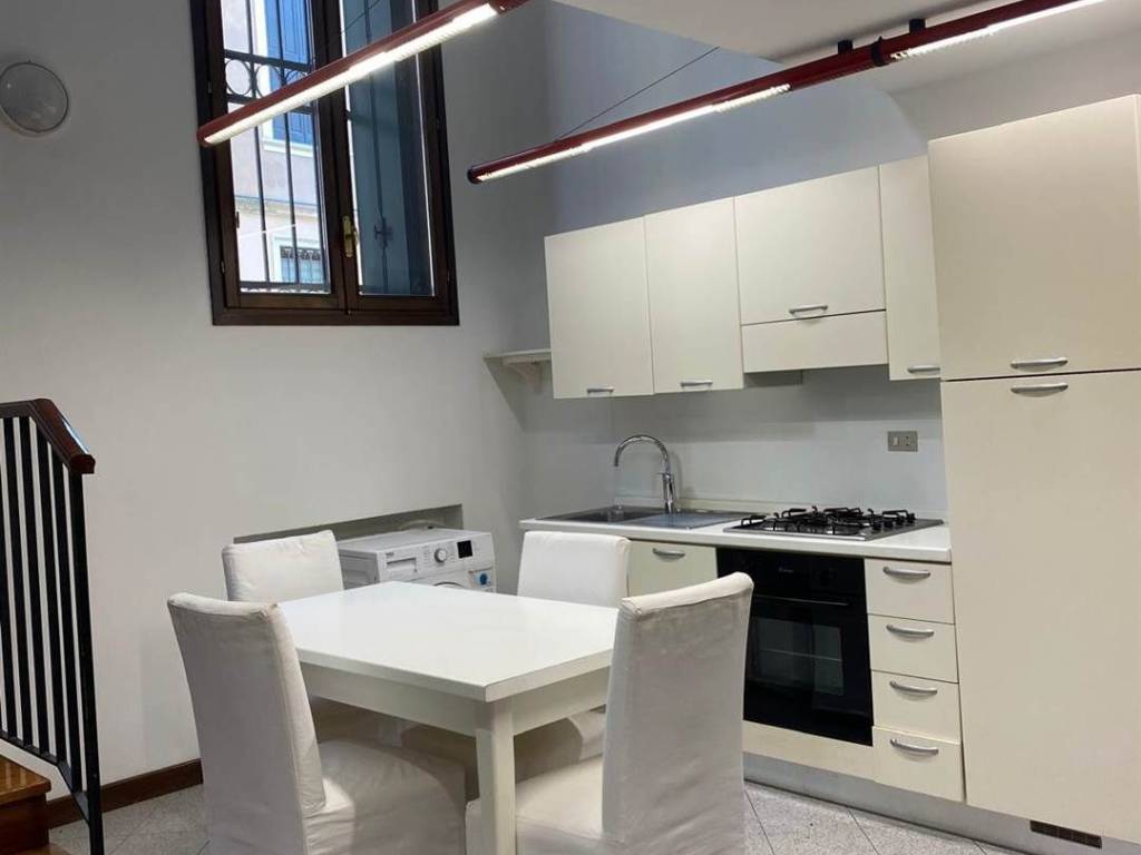 appartamento in affitto a Padova in zona Centro Storico