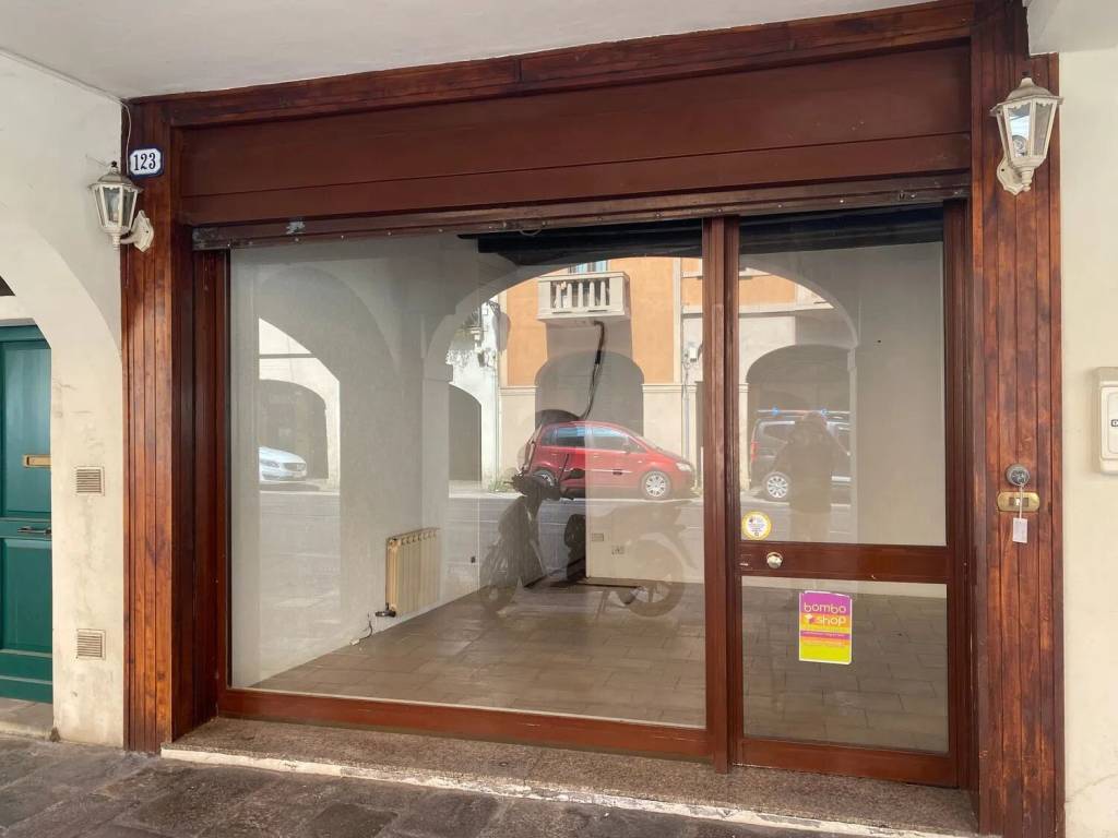 negozio in affitto a Padova in zona Santa Croce