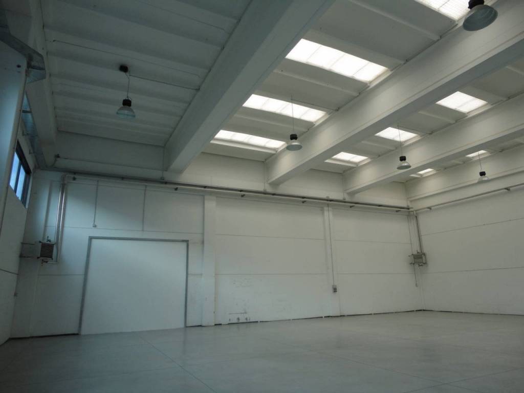 locale commerciale in affitto a Padova in zona Camin / Granze