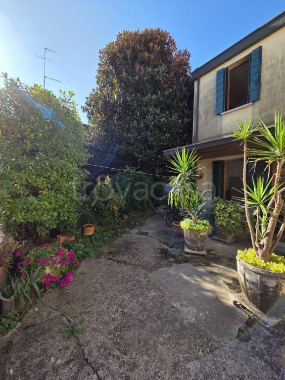 casa indipendente in affitto a Padova in zona Arcella