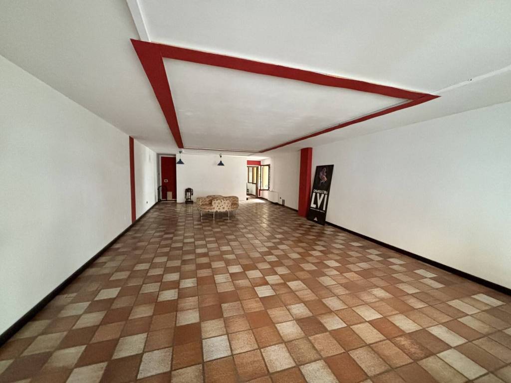 negozio in affitto a Padova in zona Savonarola