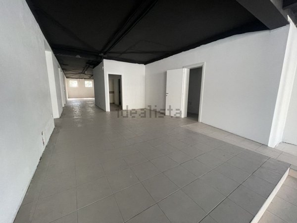 negozio in affitto a Padova in zona Arcella