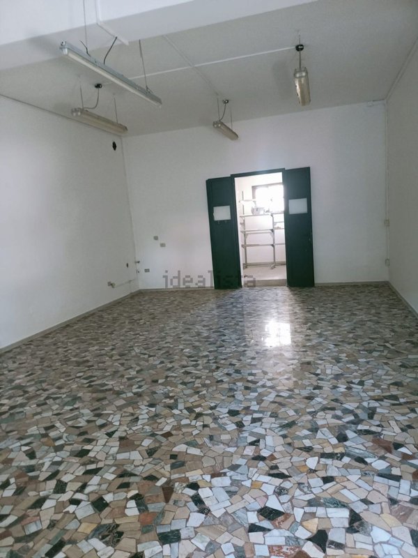 negozio in affitto a Padova in zona Madonna Pellegrina