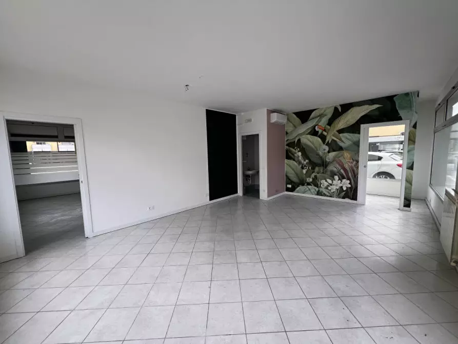 negozio in affitto a Padova