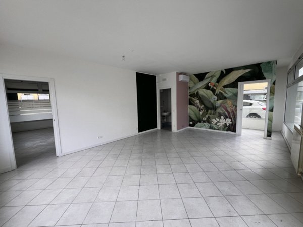 negozio in affitto a Padova