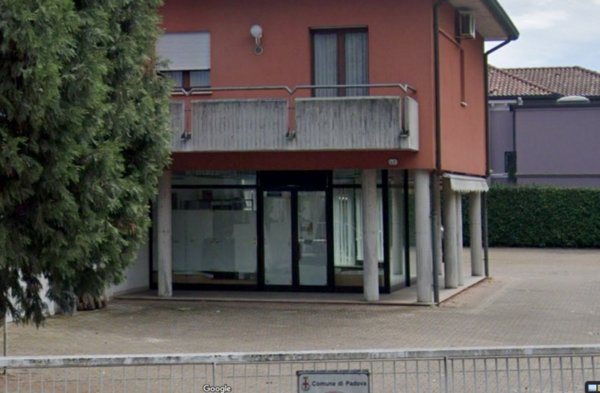 negozio in affitto a Padova