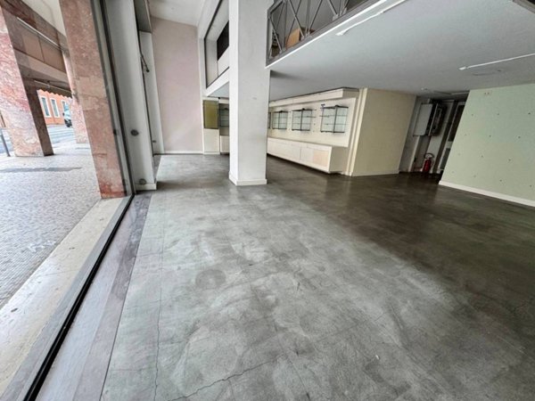 negozio in affitto a Padova in zona Savonarola