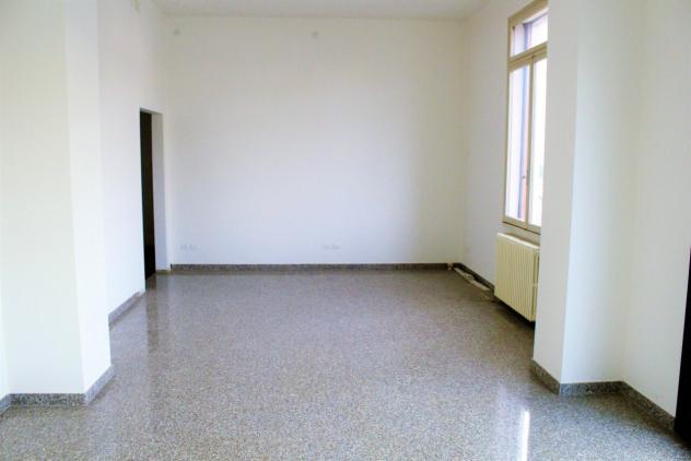 negozio in affitto a Padova in zona Portello