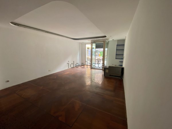 negozio in affitto a Padova