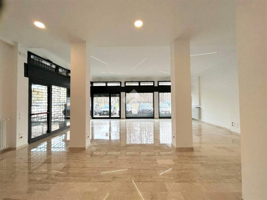 negozio in affitto a Padova in zona Stanga