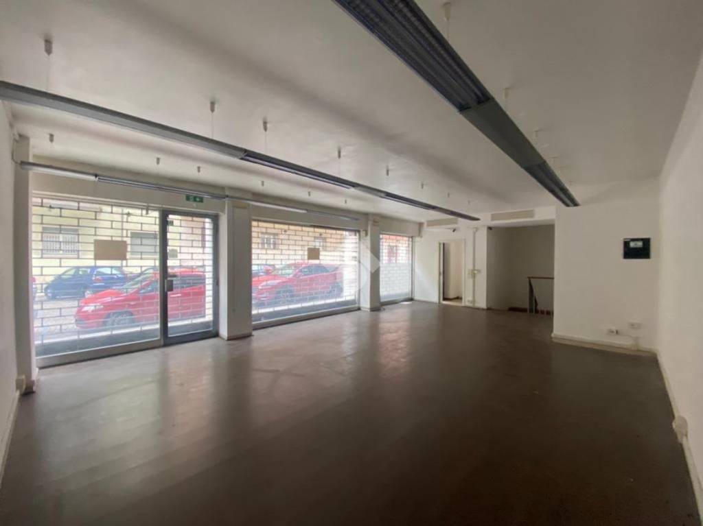 negozio in affitto a Padova in zona Portello