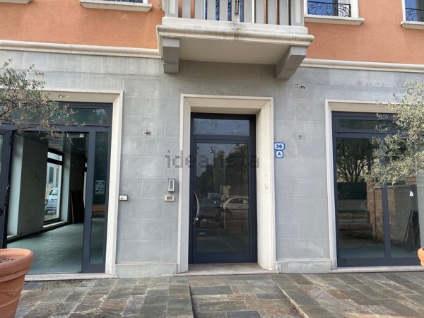 negozio in affitto a Padova in zona Sant'Osvaldo / Santa Rita