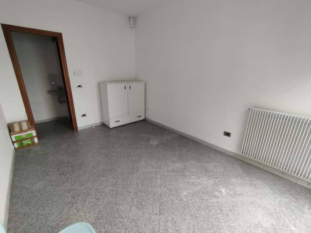 negozio in affitto a Padova in zona Sant'Osvaldo / Santa Rita