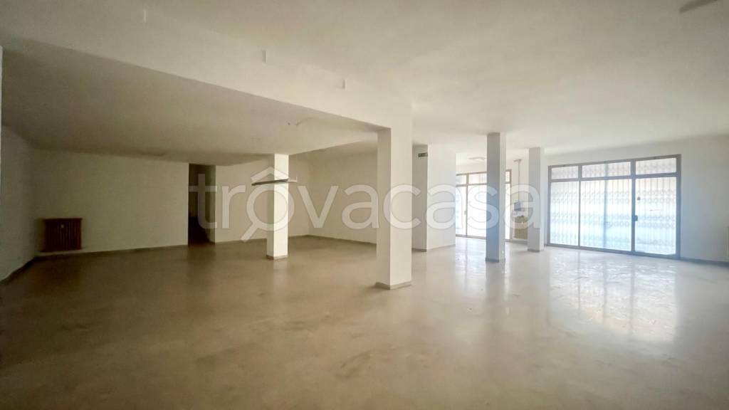 negozio in affitto a Padova