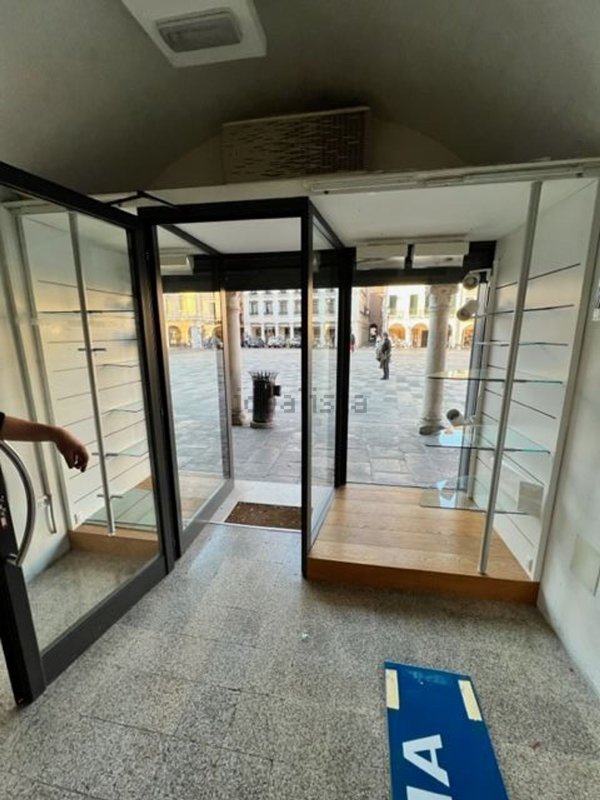 negozio in affitto a Padova in zona Centro Storico
