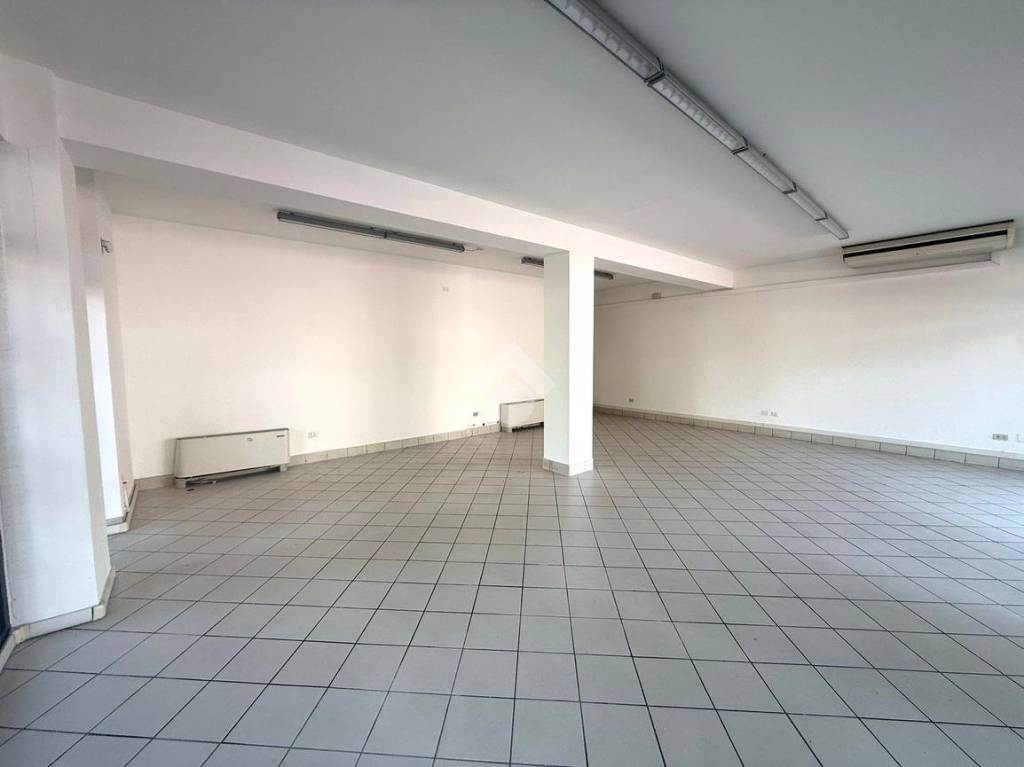 negozio in affitto a Padova in zona Savonarola