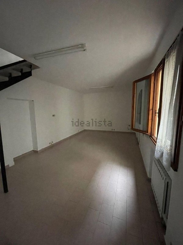 locale di sgombero in affitto a Padova